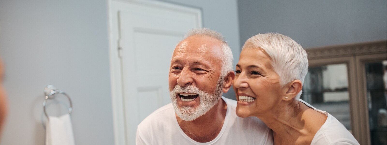 Happy old couple in good health - Pierre Fabre Consumer Health Care