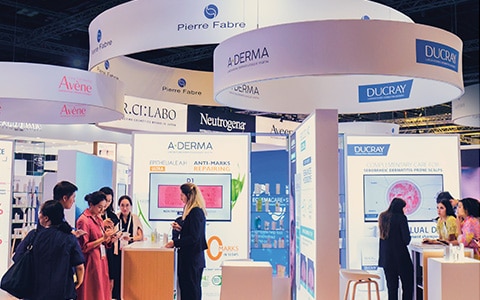 Stand des Laboratoires Pierre Fabre lors d'un congrès médical