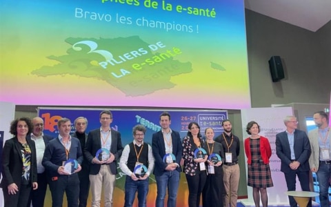 un groupe sur la seine pour les prix de e-santé