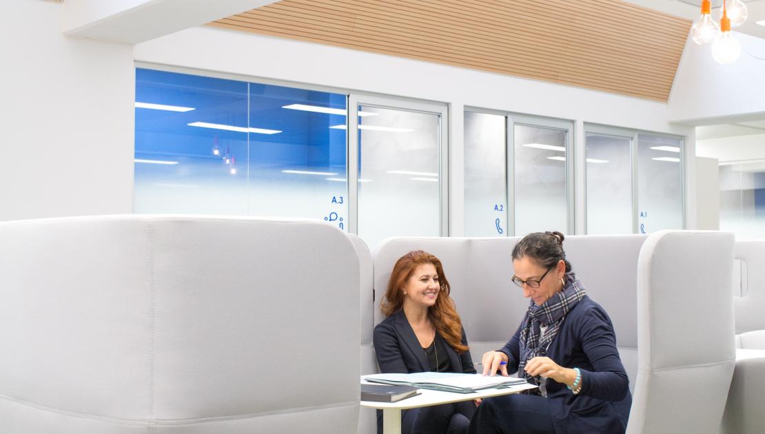 2 salariés en réunion